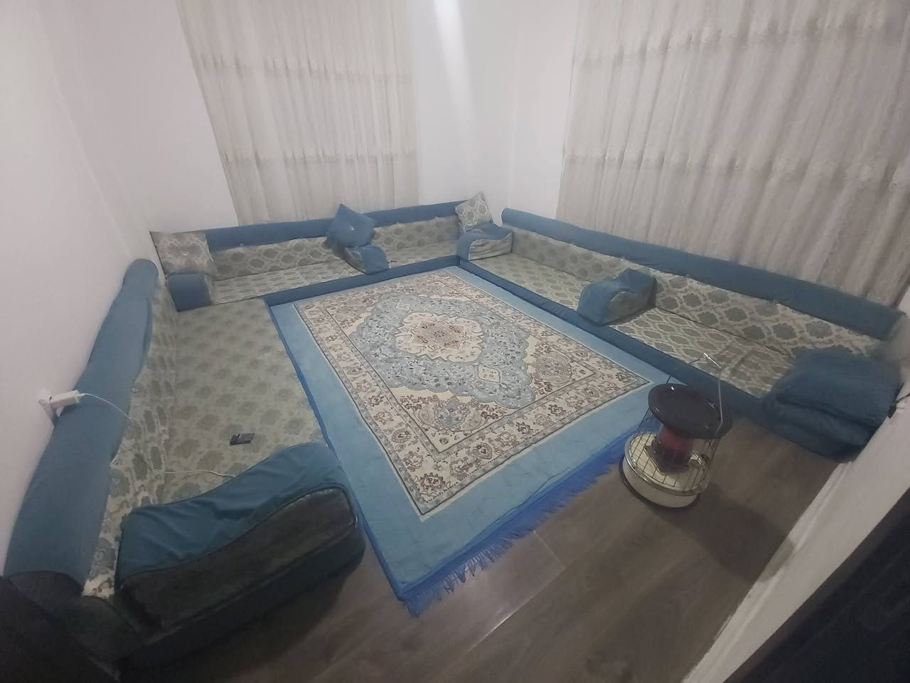 مد عربي مع موكيت كامل للبيع المستعجل
السعر 150 الف فقط
للاشتفسار تواصل ماسنجر او عبر الواتس ***********
