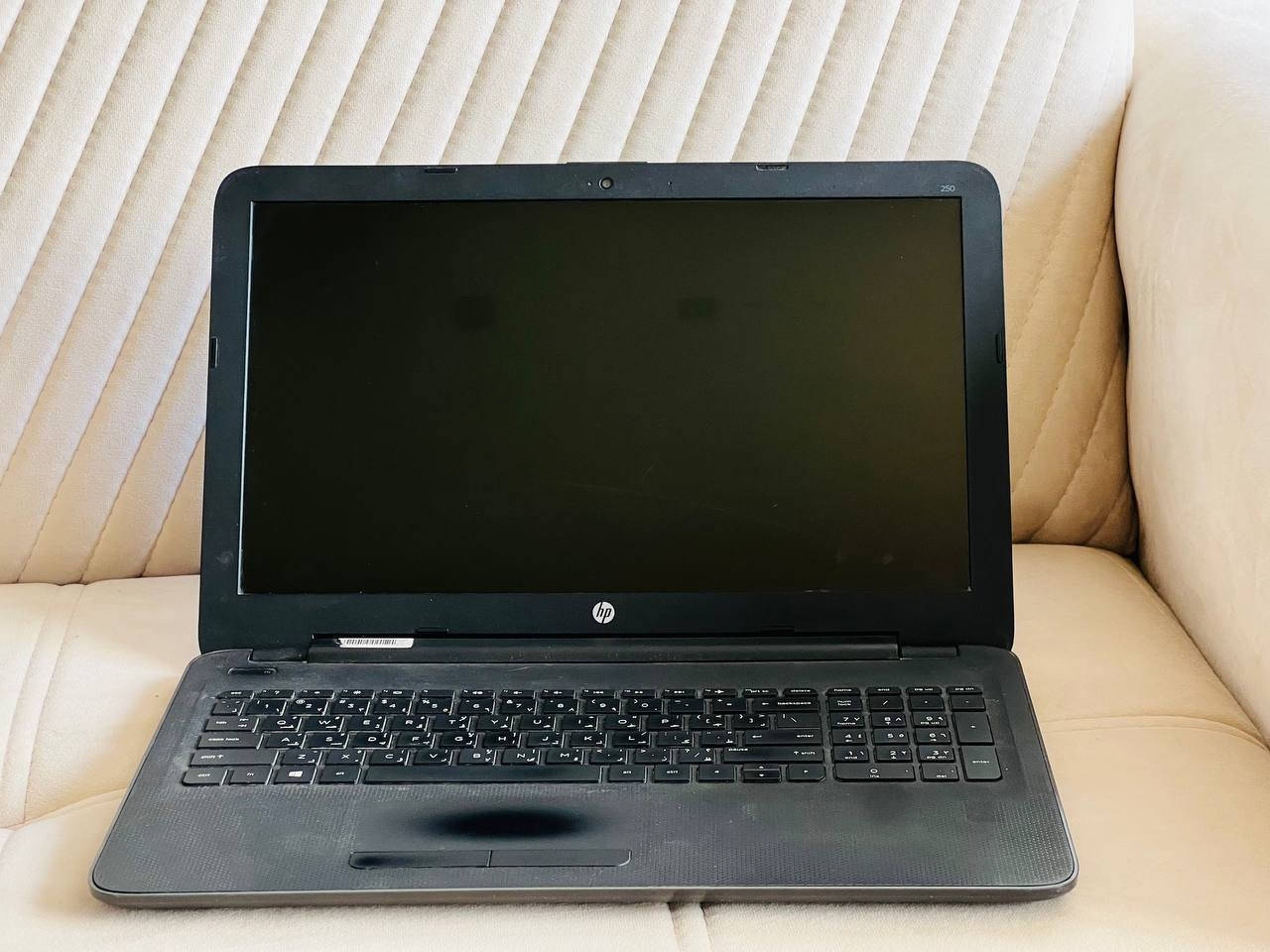 ‏📢 للبيع: لابتوب HP – حالة جيدة
‏
‏🔹 المواصفات:
‏المعالج: Intel Core i3‑4005U بسرعة 1.7GHz (4 أنوية)
‏
‏الذاكرة (RAM): 2GB
‏
‏التخزين: HDD 500GB
‏
‏كرت الشاشة: Intel Graphics Family 1GB
‏الشاشة: HD 15.6″ – 60Hz
‏
‏النظام: Windows 7
‏
‏المنافذ: أغلب المنافذ التقليدية للأجيال القديمة
‏
‏🛑 ملاحظات مهمة:
‏-مكان القرص (CD/DVD) غير مستخدم ويحتاج بعض التعديلات (لا يعمل)
‏
‏-هناك ضربة في الشاشة كما هو موضح في الصور، ولا تؤثر على الأداء ولا على وضوح العرض يحتاج يعني شوي ترتيب ما يكلف 25 واذا تبقيه ع وضعه هم ماعلي شيء يشتغل والأمور طيبة
‏
‏الجهاز يعمل بشكل جيد لتشغيل برامج الأوفيس والاستخدام اليومي البسيط
‏
‏🛑لا يوجد شاحن
‏مناسب للدراسة أو الأعمال الخفيفة
‏
‏💰 السعر: 125,000 دينار عراقي (يوجد مجال للتفاوض)
‏
‏📍 التواصل:
‏📱 ***********
‏📍 الموقع: تكريت
