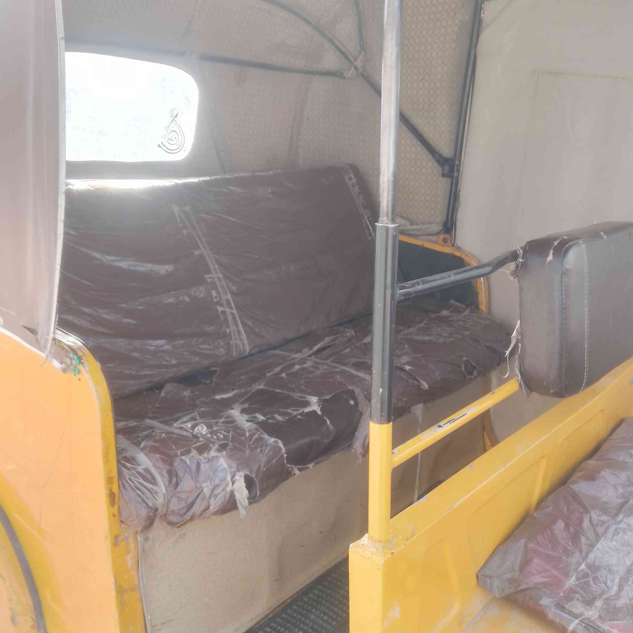 السلام عليكم
تكتك 20 كفاله عامه نضيفه رقم سنويه تحويل ثاني يوم مكاني زعفرانيه السعر 6 و 800
*********** وتساب
