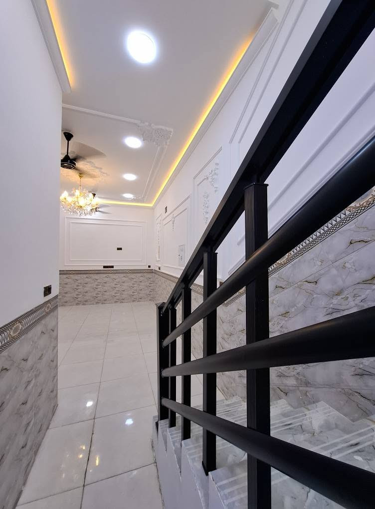 السلام عليكم / بيت للبيع 🏡🏠
✅️ البيت مساحته 125 متر
✅️الوجه 6.25
✅️والنزال 20
✅️بناء طابوق 2026
✅️يحتوي على غرفة نوم وحده وصاله وأستقبال ومطبخ
 ✅️وصحيات داخليه وخارجيه غربي وشرقي
✅️أرضيه بورسلين Eva 65×65
✅️جمسمبورد مغربي الكل البيت 
✅️اناره داخليه وبنكات وثريات 
✅️وبردات الكل البيت 
✅️جام 6ملم 
✅️الشارع 10 متر ثاني فرع عن التبليط
وخلفه شارع 30 شارع السد الرأيسي وتبعد عن المدرسه الحكومي 90متر
✅️طابو زراعي سند ومقدم معاملة
✅️ الطابو الصرف ومستلم وصل 
✅️ السعر 62وبي مجال بسيط
ملاحظة /  يوجد قطعة مساحتها ١٢٥ للبيع مجاور البيت
المكان .. الفلوجة حي جبيل مجاور شارع المضيف 
وقرب سد الفلوجة
للأستفسار الأتصال او الواتساب 
***********
***********
#العراق #CapCut #اكسبلور #الشعب_الصيني_ماله_حل😂😂 #
