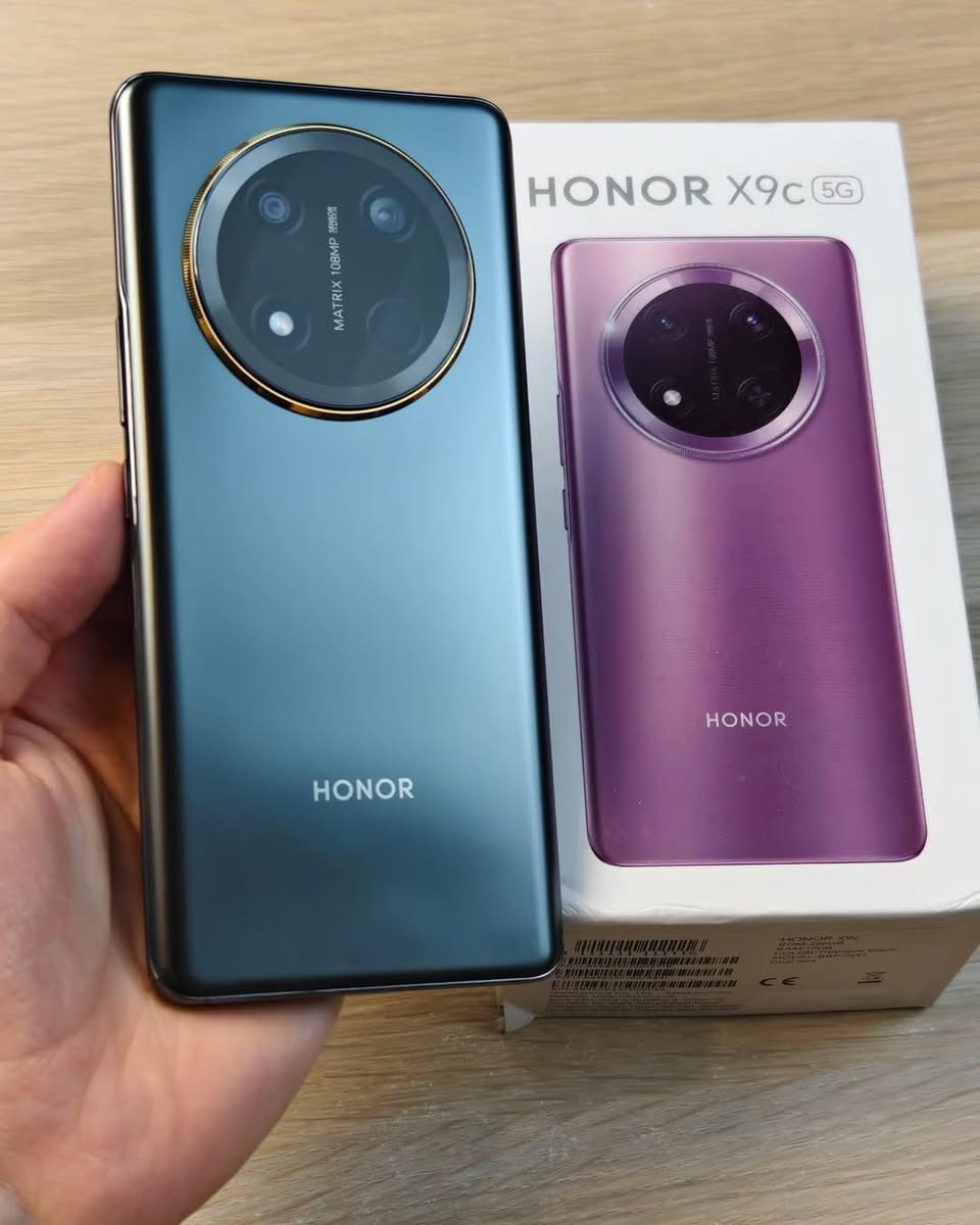 هونـــر X9c / كفالة عامة 

لون اسود لامع : شرق اوسط 

ذاكرة 256………. دبل شريحة 

استخدام نضيف جدآ / دبل شريحة 

معروض بسعر 300 الف : 💕

العنوان السماوة .. سوك المسكوف 

*********** اتصال او مراسلتنا عل واتساب
