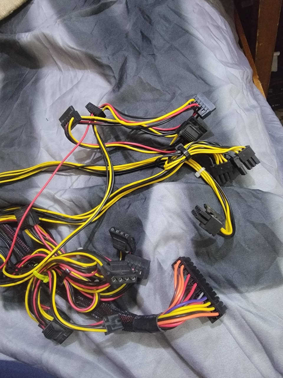 السلام عليكم شباب
باور سبلاي 
Psu 650w thermaltake 80+ bronze lite power 
مستخدم للبيع بسعر ٦٠ الف وبية مجال متوفر توصيل مكاني بغداد للتواصل واتساب ***********
