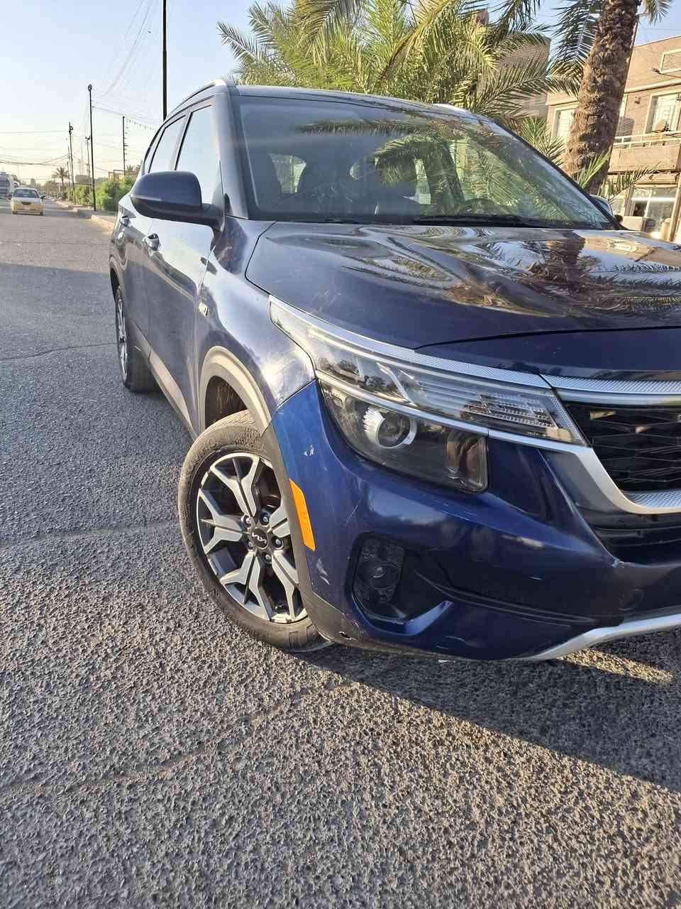 كيا سيلتوس امريكي موديل ٢٢ فول مواصفات
حادثها صبغ جاملق وبارد بالبنيد والباب الخلفي
فول مواصفات 
بصمة وفتحة 
رادارات جانبيه وخلفيه واماميه 
كشن جلد وهيترات بالكشن 
تشغيل عن بعد واطفاء ذاتي 
ويل كب ولدات 
دفع رباعي 
مكينة ٢٠٠٠ دوش المرغوب 
ماشية ٢٨ الف 
سياره جديده بعدها 
مرقمه بغداد موجوده بغداد حي اور 
معروضه ب ١٥٠ $ 
***********
