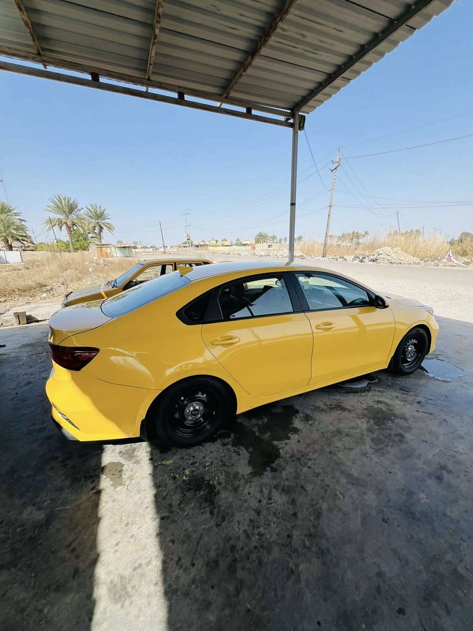 سلام عليكم للبيع فقط فورتي موديل 22 الشكل الجديد وارد امريكي حادثها ٣قطع جاملغ وبنيد وجاملغ خلفي بدون دواخل ايرباك فقط ستيرن السياره استوردناها  ومصلحيها وصابغيها على ايدينا السياره جديده بدون لا بارد ولا رصعات جاهزه من كلشي مال جناي ماشيه ٤٦ مكينه ٢٠٠٠دوش مكينه وكير شركه كلشي بلسياره شركه تراي زيرو دواخل شركه وكلها مغلفه جاهزه من كلشي دوشمه جلد اصلي مختم كيا ارضيه جلد تخم تاير جديد منضومه غاز حكوميه سنويه جديده هزه جديده ورقم جديد السياره مال بيت جاهزه حيل وبعدها ما ماشيه موصفات نص فول شاشه جبيره كار بلي كامره دواره رادار تحديد مسار مثبت سرعه ٣انضمه قياده معروفه موصفاتها لايت ثلجي عالي ناصي واكو فديو بلمنشور موضح دواخل السعر ١٢٨ وماكو هيج موديل بهل سعر اقره كلشي واتصل وادلل مكاني بغداد اليوسفيه رقمي ***********
