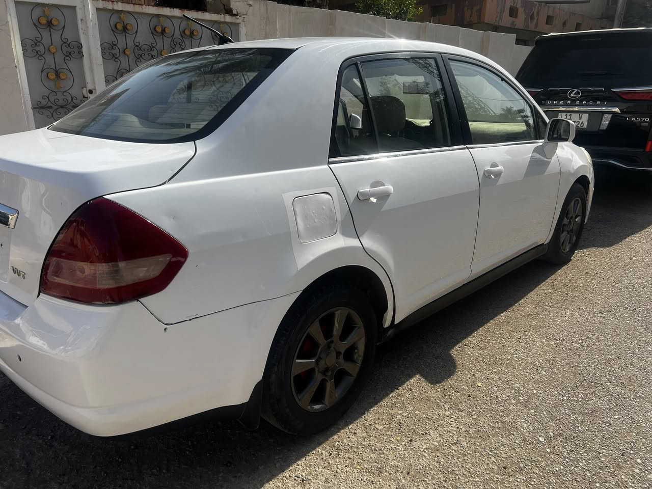 السلام عليكم من رخصة الادمن المحترم للبيع نيسان ڤيرسا 2008 سياره نضيفه وجاهزه كير محرك جديد سياره جاهزه بيها صبغ جاملغ امامي ايمن والباقي مكفول رقم جديد وهزه سنويه مجدده لل 2030 بسمي تحويل مباشر السعر 65$ ورقه مكان السياره واسط الكوك مركز المدينه غير متواجد ع الفيس للاتصال ***********/***********
