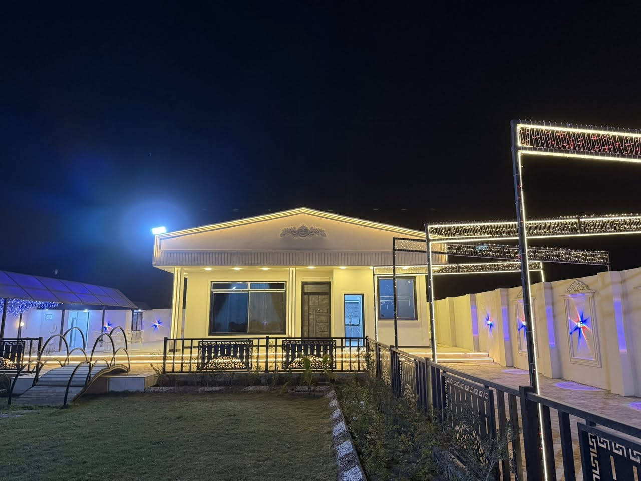 ‎🌳 مزرعة الماسة 💎 بغداد البوعيثه 🌴
‎للإيجار اليومي او الشفتات #مبيت 
‎*🏕تفاصيل 
🟢استقبال صالة🟢غرف نوم2 
‎🟢صحيات حديقه للاستراحه كبيره                                             جلسات خارجية 🟢
 والعاب
‎🟢مكان مجهز للشوي 
‎🟢كراج كبير للسيارات 
‎🟢مسبح 

‎[وقت الشفت الصباحي من 9صباحاً إلى6 مساءً ] 
‎{وقت الشفت المسائي من 8 مساء الى ال8 صباحاً}
‎ملاحظة: حجز الشباب و عوائل  
‎ 🔴للحجز والاستفسار يرجى الاتصال ع 
‎الرقم التالي او عبر الواتساب ☎️ ***********
