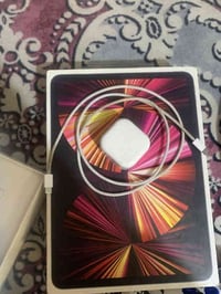 ايباد 11 برو M1 ذاكره 128. 120 فريم  بطاريه 88  جهاز كلش نضيف بي بس ها...