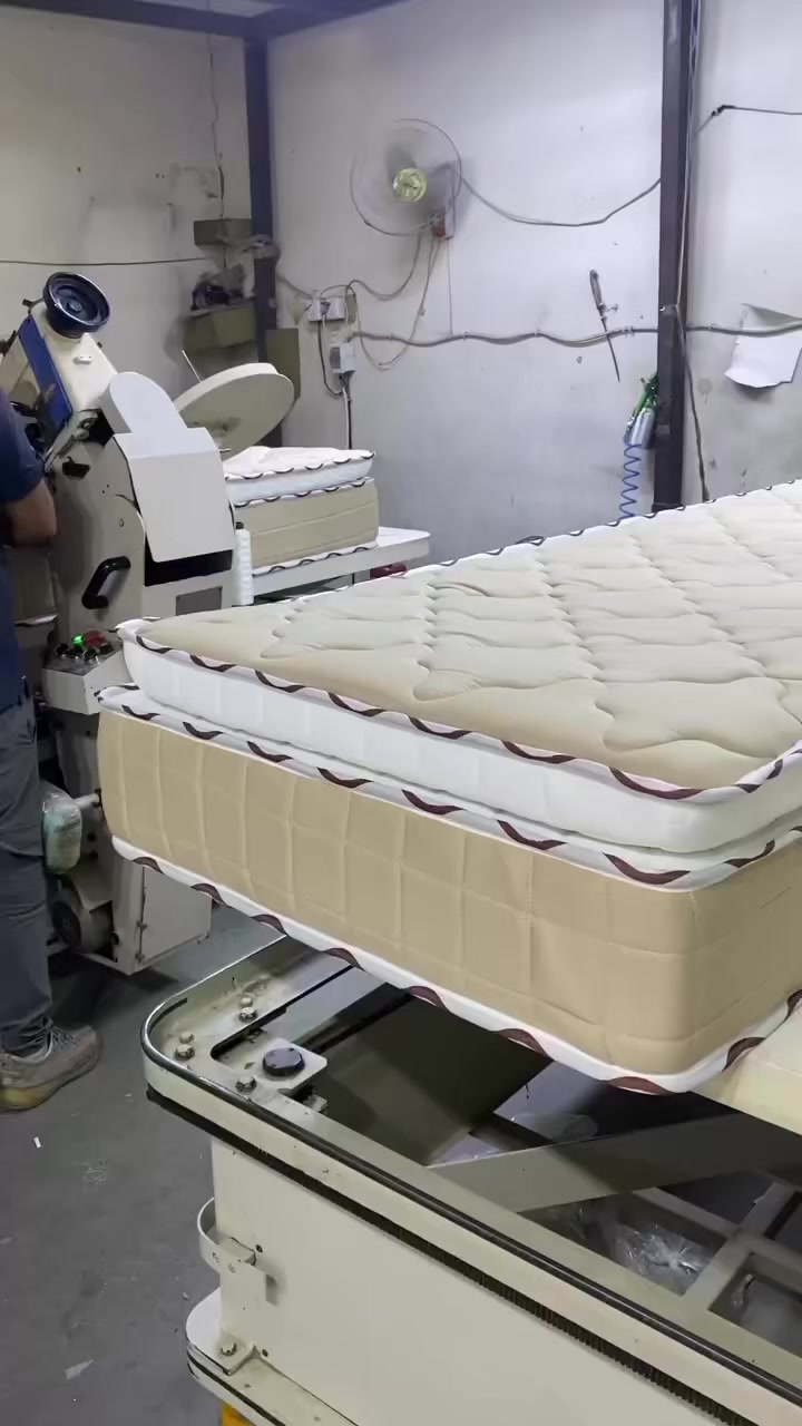 لأن نومك يستحق الأفضل وفرنالكم في معمل (الجودللسفنج والمفروشات)
دوشك (lstre)نفر اجواد انواع لاسفنج 
✅مميز اول +طبقه دلوب متحركه
وافخم لاقمشه نحن لانبيع المفروشات فقط 
بل نضمن لك جوده التصنيع📐💪🏻
 متوفر بقياس
90x190
100x200
120x200
وبكافه قياسات الزبائن 

للطلب ولاستفسار مراسله الصفحه اولاتصال 
***********
او زياره موقعنا الكائن ساحه عدن نزله الجسر قرب سكه الحديد تنورونا بائي وقت⏱️🩵

ثقتكم هيه جودتنا 🤝
