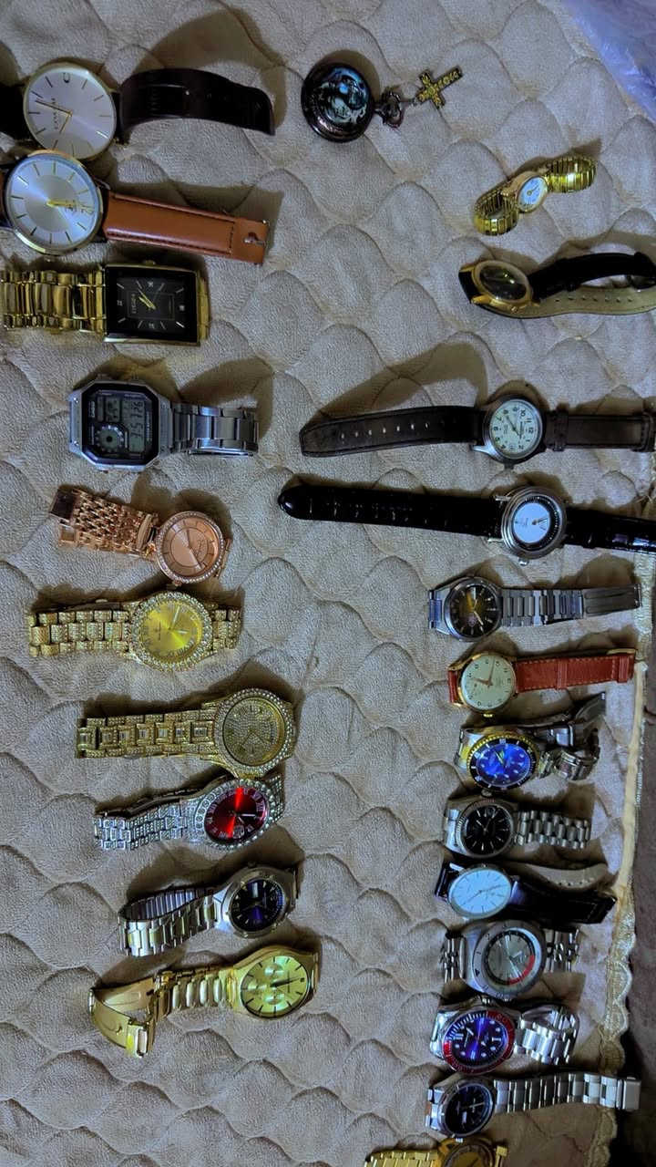 متوفر ساعات قديمه ***********
