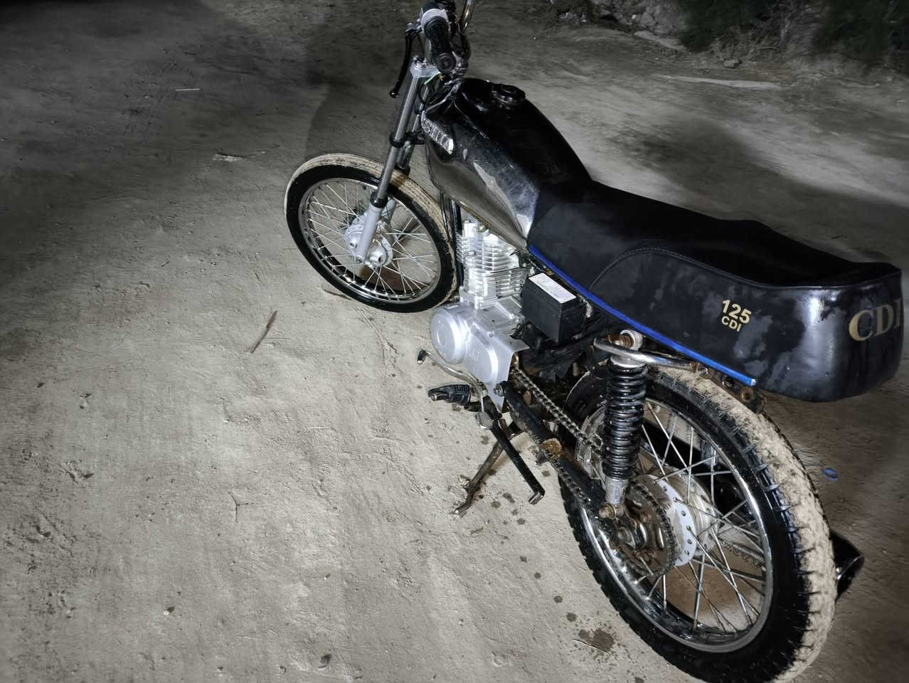 سلام عليكم دراجه نامه للبيع كلك كلك  الدراجه نضيفه و مكينته نضيفه دراجه خير من الله كدام عينك سعر 400 وبيه مجال مكاني ناصريه سوك الشيوخ بين الكرمه و السوك بنزلت سيد رحمه هاذه الرقم الشراي دك ***********
