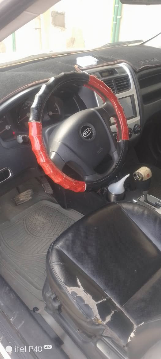 السلام عليكم سبورتج موديل 2009 بدون نقص السعر 135 بيها مجال
المكان بلدروز ***********
