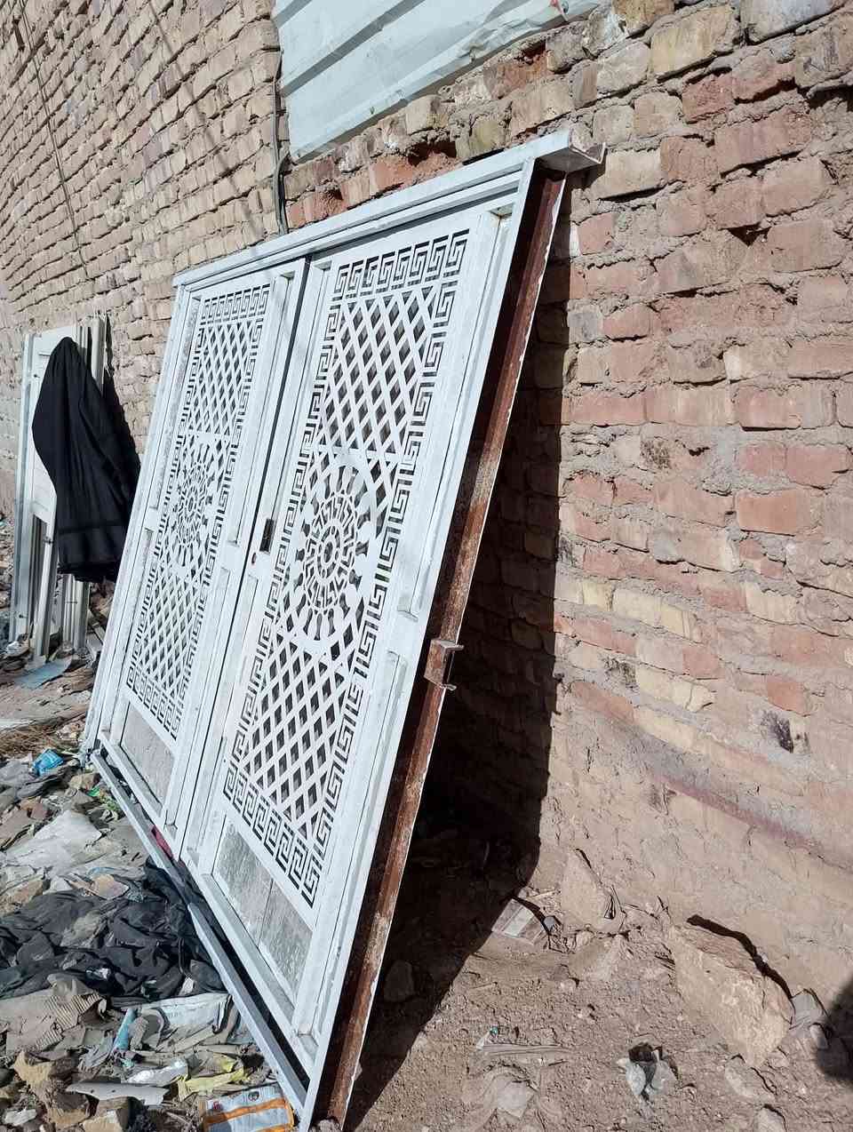 باب بيت للبيع جديد بس متسخدم السعر 130 ألف وبي مجال  ***********
