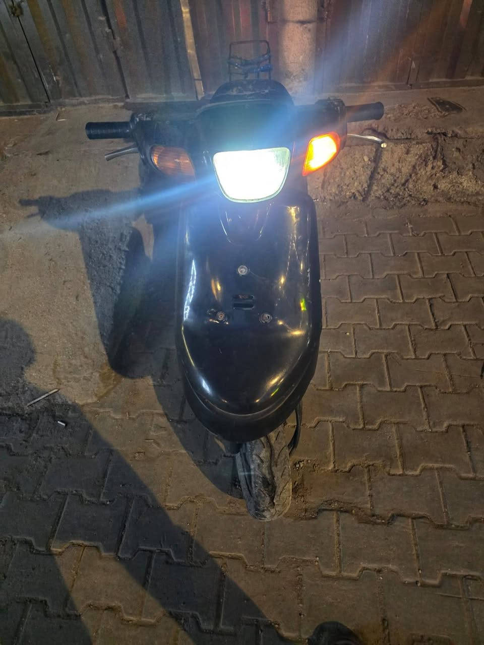 سلام عليكم بطه للبيع كهربايات شغاله

مكينه ناعمه حلوه 
شاصي مكفول 
كفرات نضاف 
مكينه مجفته تجفيت اصلي حراري 
تايرات جدد 
ودراجه مال جناي حلوه ونضيفه 
سعر ٢٢٥بيها مجال
مكاني كربلاء يم مستشفى العباس هلي 
***********
