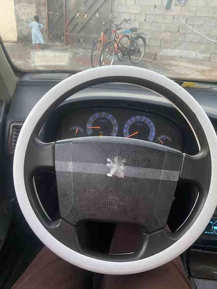 السلام عليكم بيجو بارص 2010 للببع كوم حديد اتكفل سرقه وعشائر
محرك بي تنقيص كير نضيف تبريد شغال 
صدر جديد
تايرات نظيفة 
مكاني الصويرا 
***********

١٨ وبيه مجال
