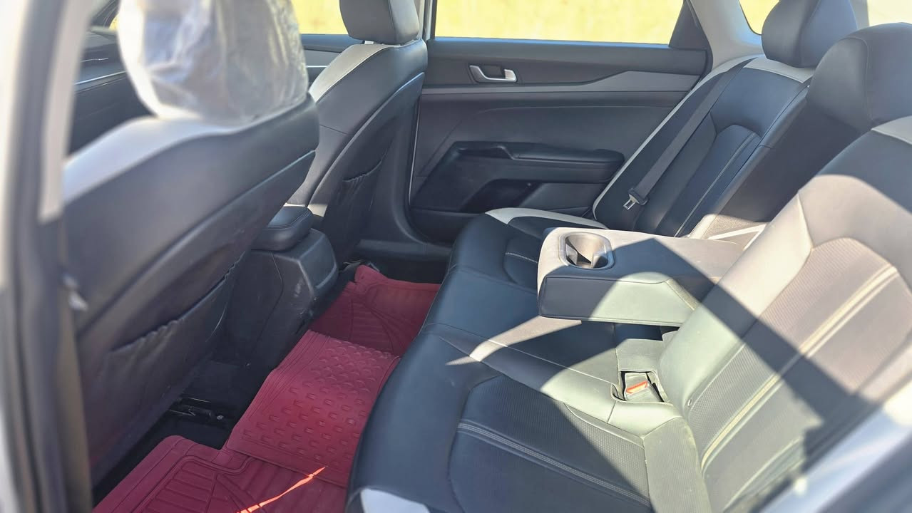 كي فايف 2025 ابيض
محرك : 2500 تنفس طبيعي 
وارد اميركا تقرير شغاله كفاله سياره معوقين 
بعدها زيرو عداد مشي 22 الف 
مواصفات GT
1_بصمة 
2_ تشغيل عن بعد 
3_ بصمة ابواب مع ترحيب 
4_ بصمة جنطه 
5_ لد امامي خلفي مع عدسات زنون 
_ حساسات 360 درجة مع اوتو ستوب 
7_ رادار امامي مع كامره 
حساس امامي خلفي مع كامره خلفية 
 رادار جانبي ونقط عمياء 
10_شاشه متصل ديجتل 
 شاشه تبريد ومسجل متصل متغير 

12_منافذ شحن 
 سايد بريك كهرباء 

 تغيير مودات القياده 

17_مانع انزلاق 
 شاشه حجم كبير تدعم كار بلي 
 فول قياده ذاتيه مع فول تحكم ستيرن 
العنوان : ناصريه سوق الشيوخ 

السعر 200$

استفسار : ***********
