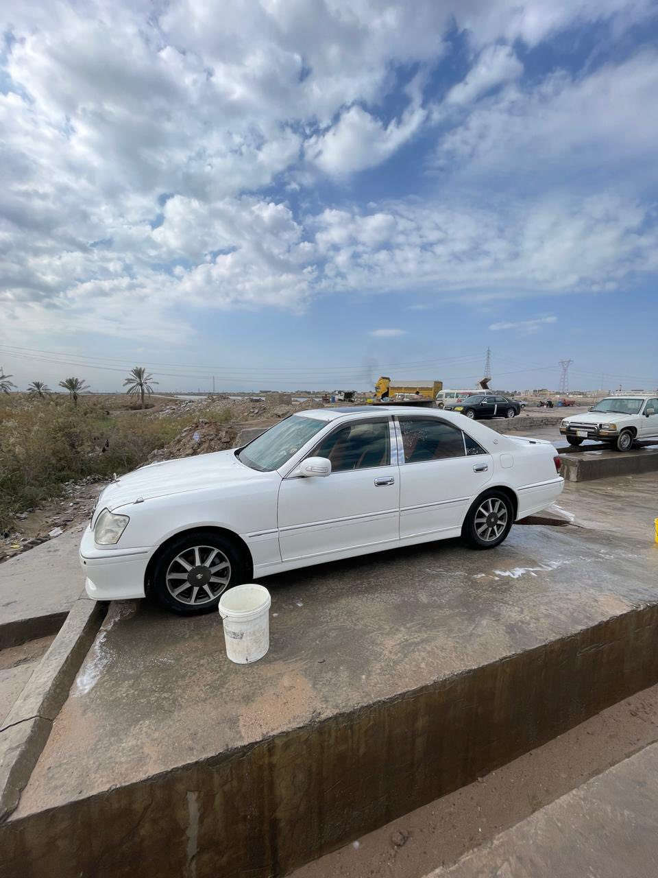 السلام عليكم ورحمه الله وبركاته
للبيع جنون ملكه 

كصه قماره 

رقم بصره سياره بسمي تحويل ثاني يوم 

تحوير امارات شغل مضبوط 

فوك وجوه فول مواصفات 3 دكم فتحه 

ثلاجه كشنات كهرباء برده خلفيه تحكم ستيرن

مري شفط جام اوتو تبريد شغال مكفوله من الضربه

سنويه لل 2027 كير مكينه مضبوط ديفور كبير حداده خــير من الله دبل شاشه

العنوان بصره قضاء القرنه 

***********

السعر 125 وبيه مجال بسيط
