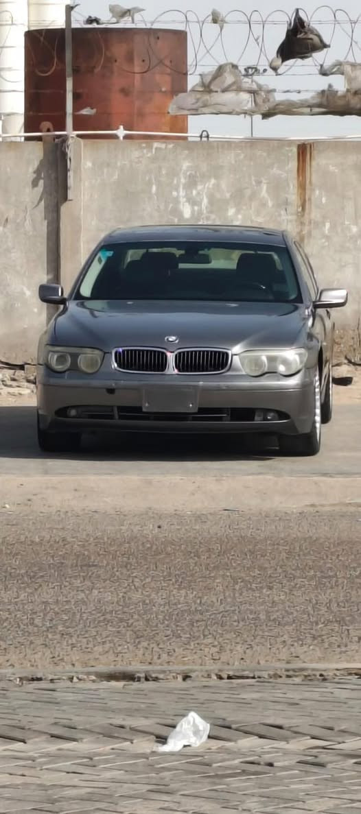 السلام عليكم بي ام باخره موديل ٢٠٠٢ اصل رقم بغداد تحويل ثاني يوم سياره ما متعوبه وما تخسر عليها ربع سعرها ١٢٥ والمعلومات هاذ رقم تليفون ***********
