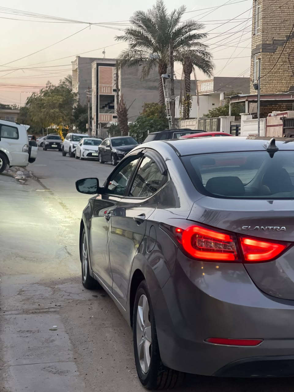 سلام عليكم موديل 11 
بيه قطعه وحده 
صبغ حزام جماليه 
شاشه 
تخم تلير 
رقم بغداد 
واردامريكي 
سياره مابيه اي نقص  تبريد ثلج
مكان سياره بغداد 
السعر 95
***********
