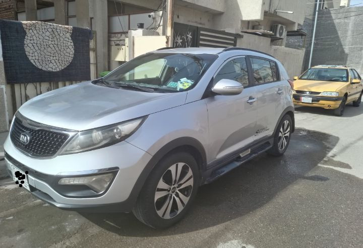 سلام عليكم 
سبورتج 2011خليجي نص مواصفات اشاير بالمري تحكم استيرن جهتين شاشه تبريد تدفىء شغال تايرات الامامي جديد والخلفيه نص عمر صدر امامي خلفي جديدبيها طخه بالجاملغ الامامي الايمن بيها رصعه بسيطه بتكمه فوق السايق رقم بغداد الماني السعر 135وبيها مجال للاستفسار الاتصال على الرقم ***********
