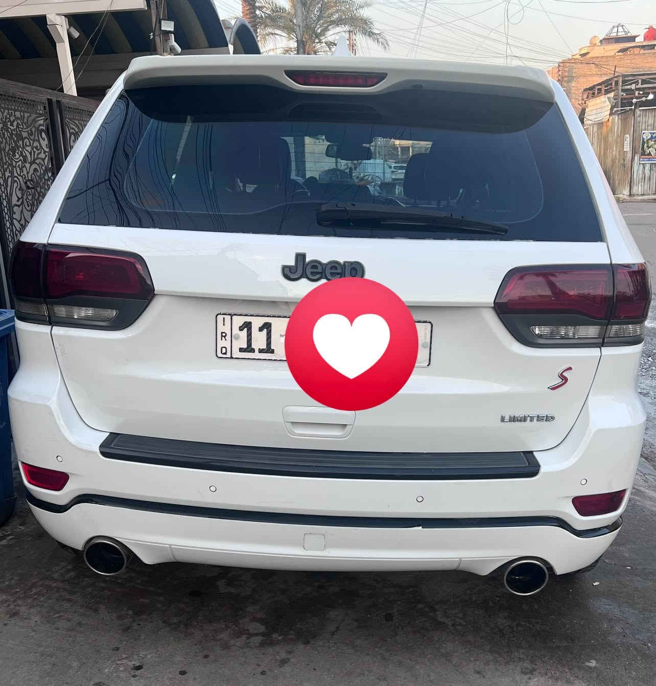 Jeep كراند شيروكي 
السعر 190 وبيها مجال 
فئة لمتد 
موديل 2015 لون ابيض بغداد بأسمي 
فتحة سقف 
جنطة كهرباء 
تو ويل 
مكينة 3600
بصمة تشغيل + بصمة ابواب
تشغيل عن بعد 
كشن كهرباء 
كشنات تدفئة 
نظام eco
تبريد قطعتين 
كامره خلفيه دواره
شاشة جبيرة وتحكم لمس
شفتات ستيرن + تحكمات ستيرن
كهربائيات شغالة كلهن +شاشة اعطال
كير ومكينة كفاله عامه على وضع الشركة
صدر جديد قبل يومين مبدل كامل 
كير طياره 
تبريد + تدفئة بحاله ممتازة 
سياره نضيفه جداً وحلوة ومامتعوبه وداخلها نضيف 
حادثها قطعتين تبديل بنيد اصلي وجاملغ مصبوغ وربع الباب 
هذا رقم التلفون ***********
