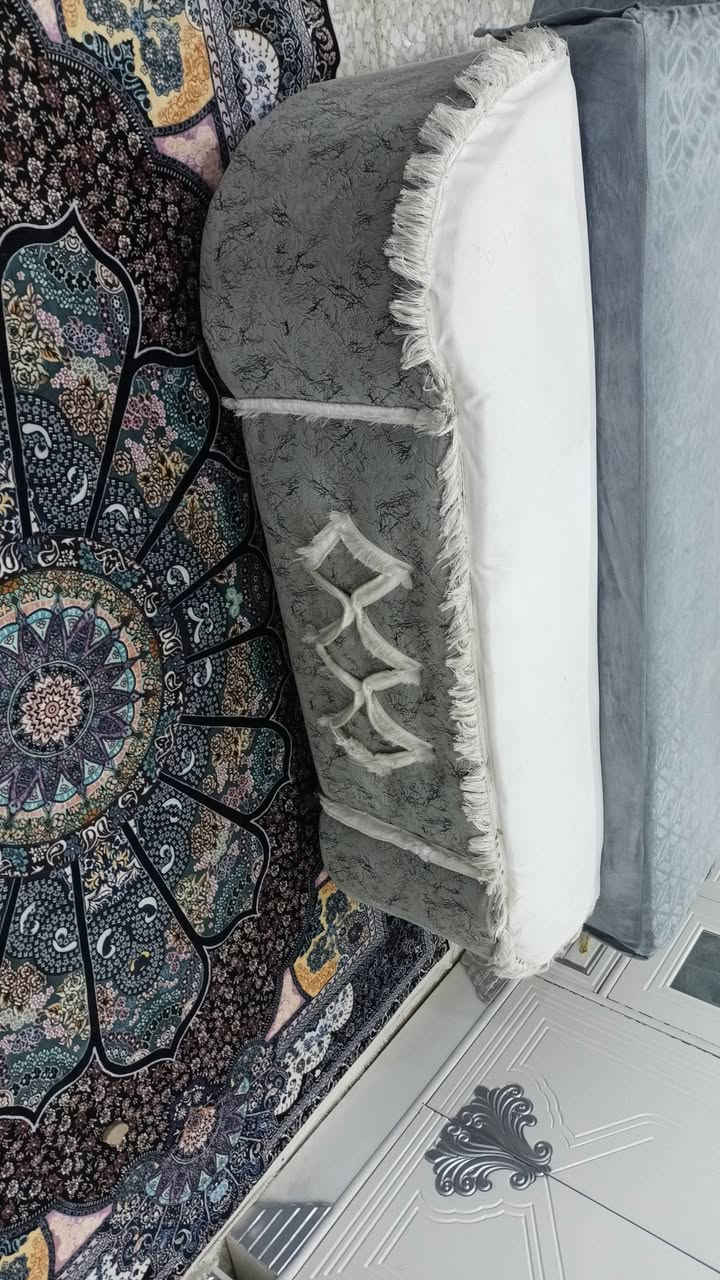 غرفة نوم للبيع السعر قفل من الاخير ٧٠٠ الف مابيها مجال نهائيآ
الرقم /*********** 
العنوان /بغداد حسينية المعامل 
رجاء فقط شراي يدخل السعر مابي مجال نهائيآ
 
متكونة من ٩ قطع 
١/شازلونة 
٢/طابورية 
٣/كنتور
٤/زاوية ملحق 
٥/كومديات جانبية عل يمين ويسار
٦/جرباية 
٧/ميز مراية 
٨/كومدي احذية (جزامة )
