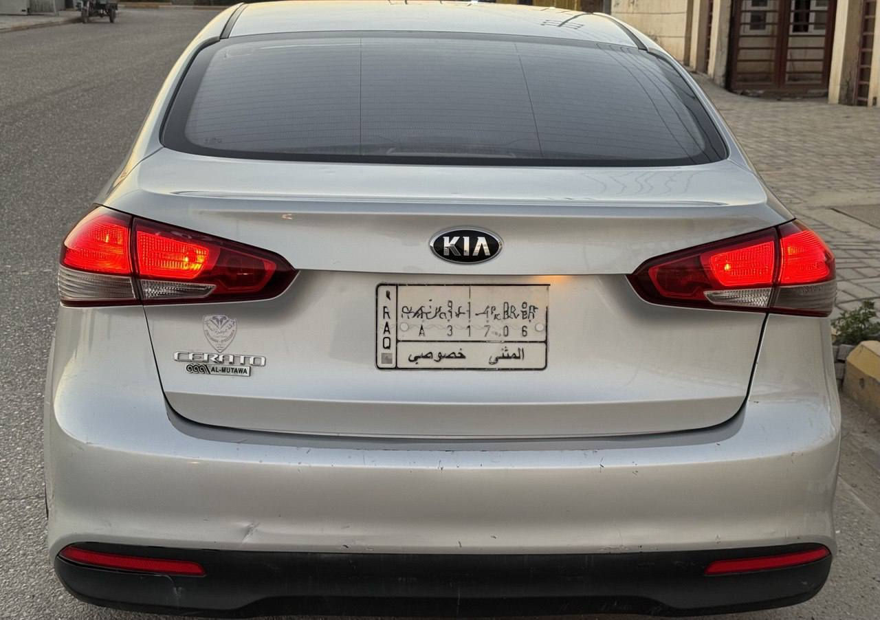 للبيع او المراوس سيراتو 2018 رقم مثنى تحويل ثاني يوم كفاله عامه من الفتح والتبديل و الصبغ و المعجون فقط بيه شخط بارد بسيط
مواصفاتها
 تحكم جهتين اشاير بالمرايه خمسه ويل كب حافظه داخليه ابلاجكتور وبعد بيه مواصفات 
الاستفسار الاتصال على الرقم ***********
