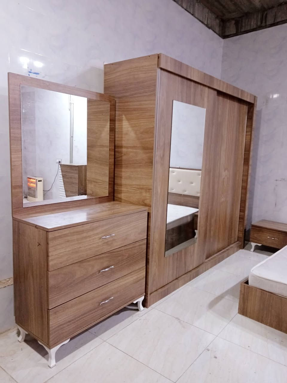 تاقم نوستن
5پارچە
پاکوبێعەیب
نرخی 220 هه زار
***********
سلێمانی السليمانية, العراق
