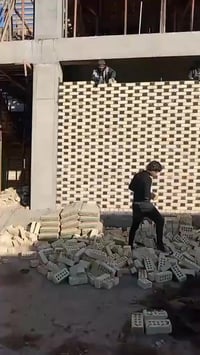 النجف • خلف بناية