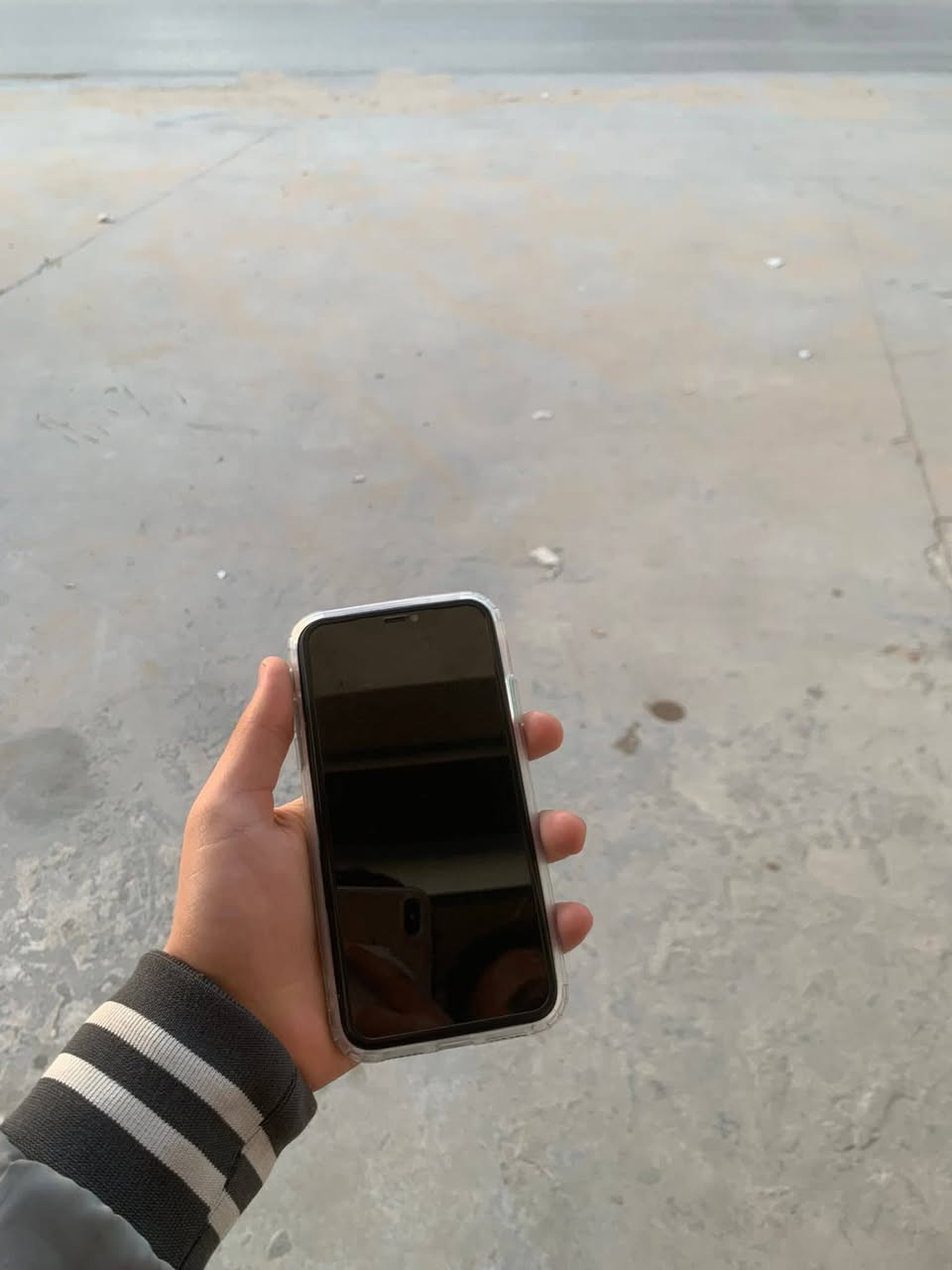 ايفون 11 عادي
السعر 230 بي مجال 
حالة البطارية : 83
***********
