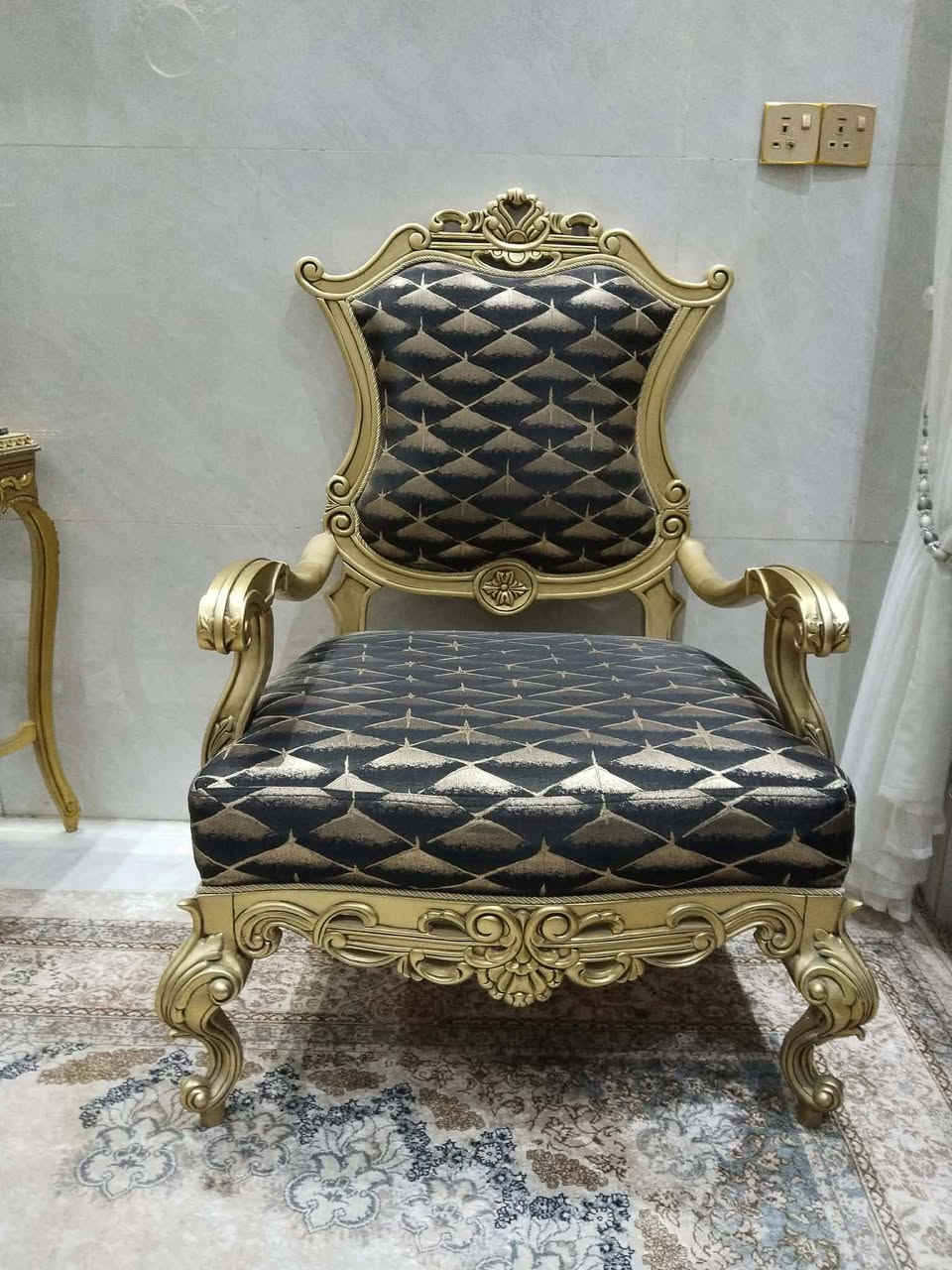 بسم الله الرحمن الرحيم 
غراض نظيفة ب سعر مناسبه 
الجاد يتصل ***********
المكان شارع فلسطين
