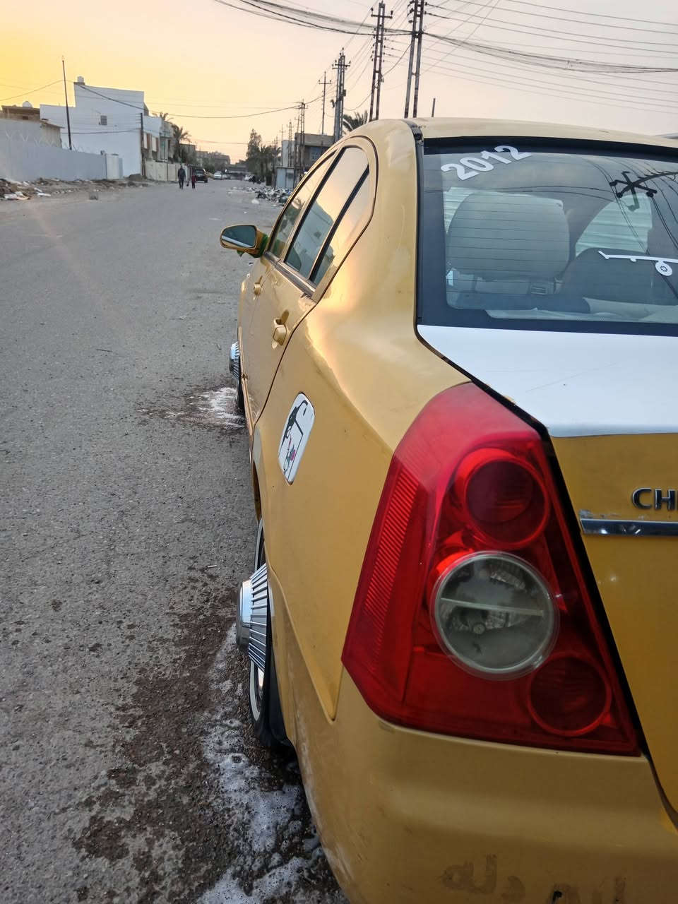 السلام عليكم شيري اي فايف موديل 12بلاديه مابيه صبغ عده لهلالت داخل جديد شاشه مكينه  خير من الله مصفره هيه وغرامات ماعليه الف كبل للشارع ترايك وين ميعجبك لسعر 30لمكان بغداد الحسينيه ***********
