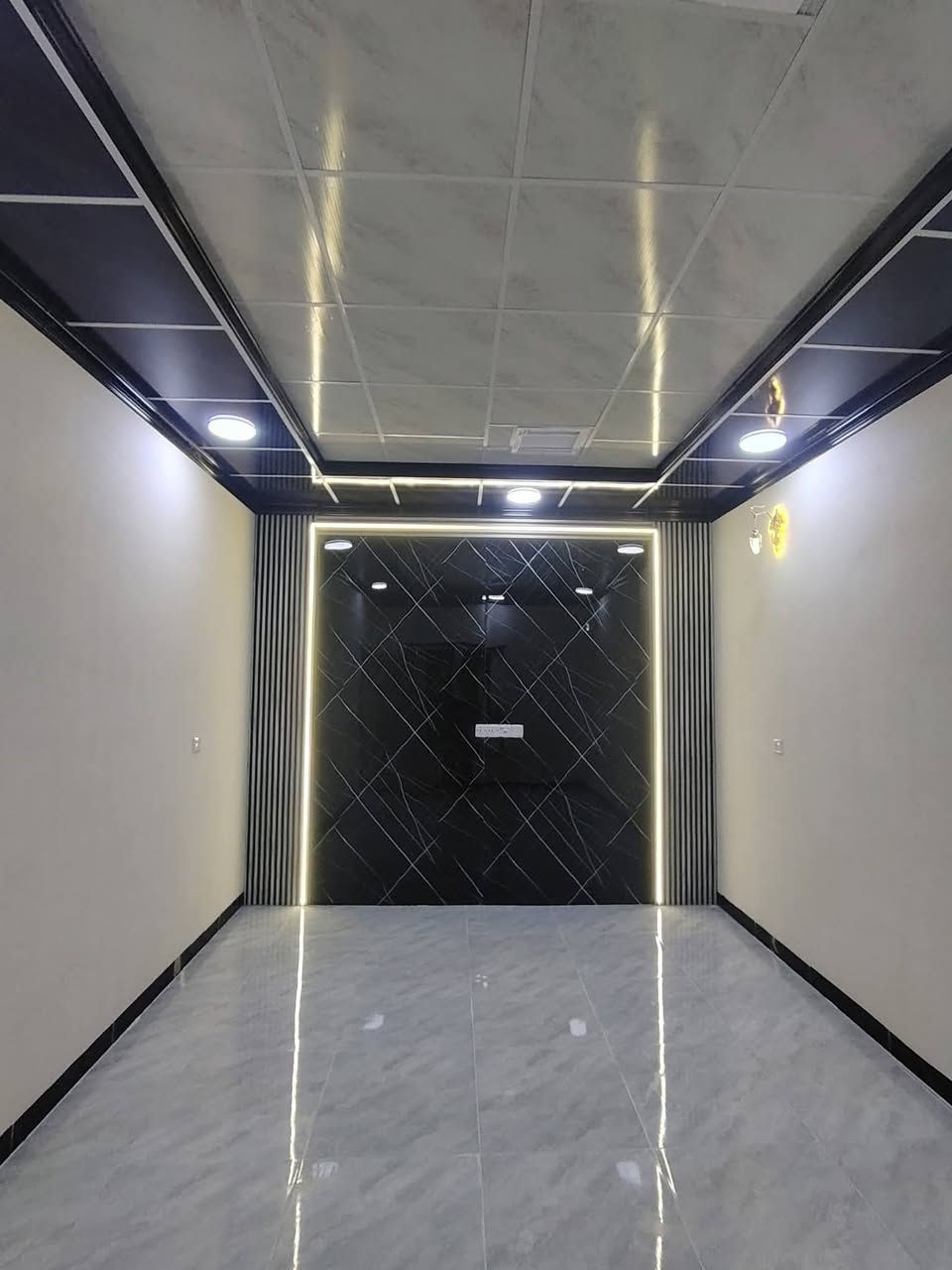 #أعلان (200 )  💥 💯

#دارين #للبيع 🏠 طابق واحد فول مواصفات   💯💯

#نوع_الملك :-  طابو ملك صرف

#المساحة_الدار_الواحد :100  متر
 
#واجه_دار_الواحد :  5 متر

#الموقع :- كركوك _ شركة طارق   _ مقاطعه ٧٧ خلف التجاري

#السعر:- للدار الواحد   77مليون وبي مجال

#للأستفسار الأتصال على الارقام التالية :-

 📞 ***********
 📞 ***********

أو مراسلتنا عبر { ــ وتساب ــ } 
أو مراجعة #مكتب #يوسف للعقارات والمقاولات الكائن في حي العسكري قرب سنتر الزوراء 
{  #نتشرف #بزيارتكم }
