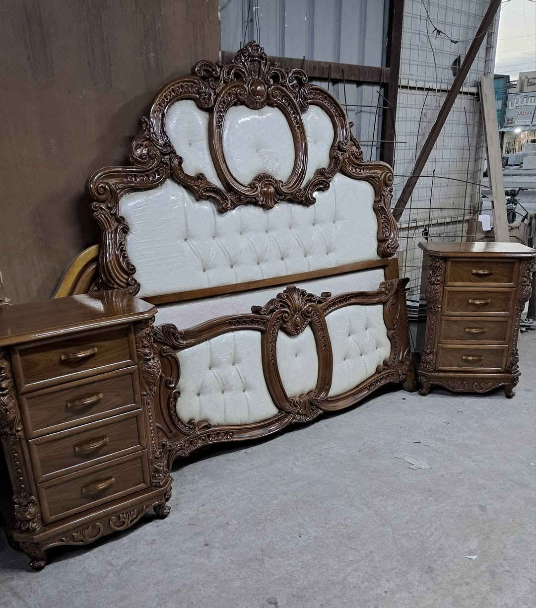 يعلن معرض الموسوي عن وجود غرفه نوم مستعمله اخت الجديده موديل كوخ داخل وخارج صاج ضهر جرجوبه دنك زان مصري نوع الثقيل ونقش الجربايه زاويه كنتوريه بابين وملحق زان مصري الغرفه ولا غلطه بالعافيه التكون من نصيبه العنوان بغداد يوجد توصيل لكافه المحافضات اي استفسار خاص او الاتصال 
***********
***********واتساب
