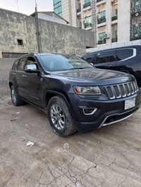 جيب 2014 جراند شيروكي V6 لون رصاصي، بدون تبديل  محرك 3.6 لتر مع كير أو...