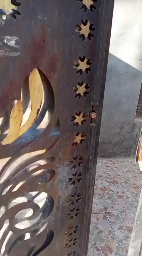 السلام عليكم 

بيت لايجار في النجف لاشرف حي النداء منطقت 59 خلف شارع المكاتب وقريب موقف الكيات والسوك 

المساحه 100 م خلف شارع المكاتب 

البيت يحتوي ع استقبال صاله مطبخ غرفه نوم حمام توليت مكشوفه صطح 

كاشي سرميك 

سعر لايجار 200 الف مع مجال بصيط 

لاستفسار اتصل 

*********** وتساب 

*********** وتساب
