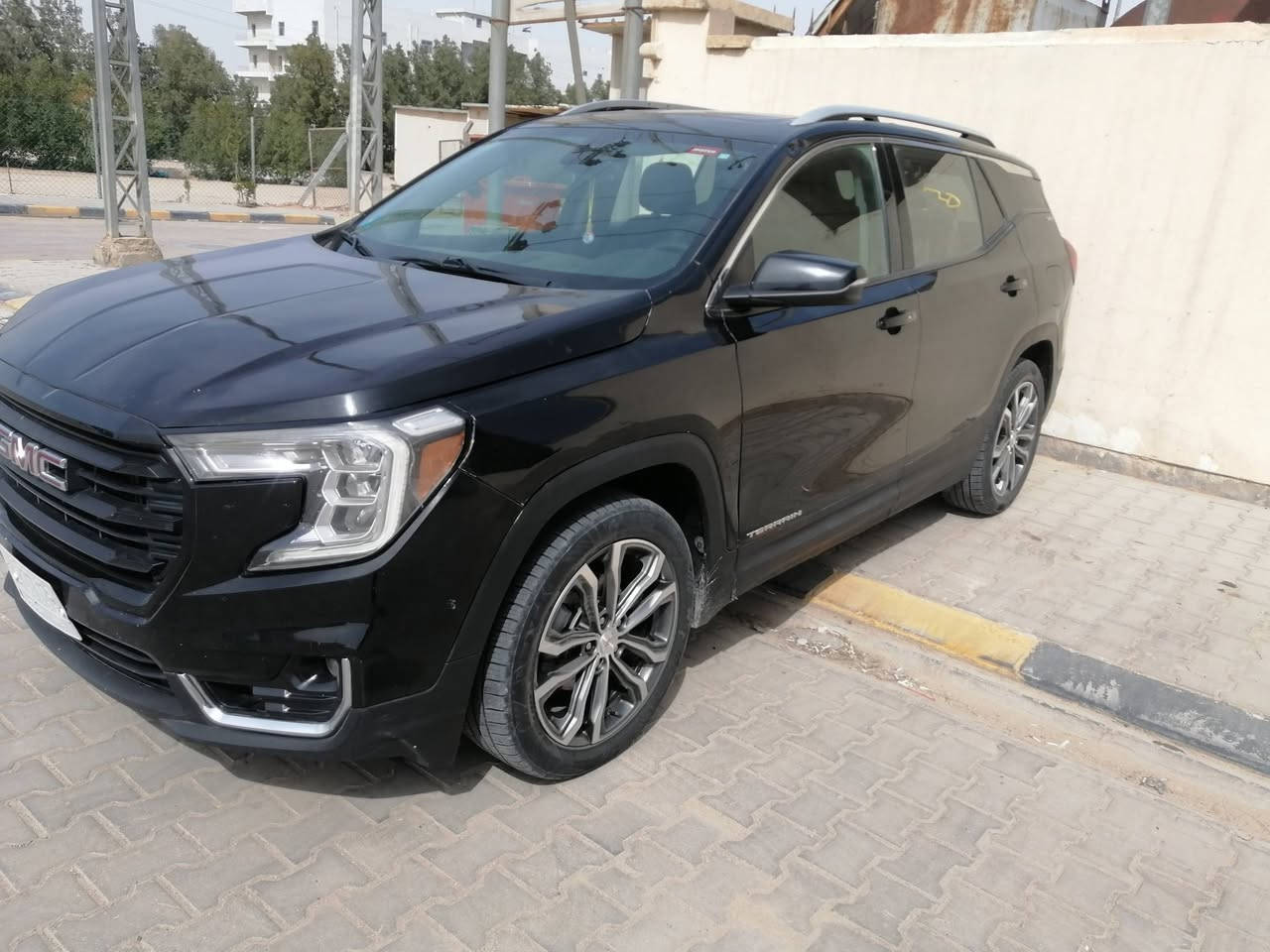 السلام عليكم جمسي تيران 2022 للبيع السعر المطلوب ١٥٨ وبيها مجال قليل رقم بغداد الضرر مرفق مع الصور للاستفسار اكثر الاتصال على الرقم *********** غير متواجد دائماً على الانترنت
