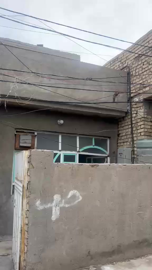 السلام عليكم
عندي بيت ل ايااجر مساع100 ويحتوي ع غرفه ومطبخ وحولي وصاله
وحمام داخلي وتوليت خارجيه بل ساحه
 السعر 250
انتصل ع هاذ رقم‏‪***********‬
