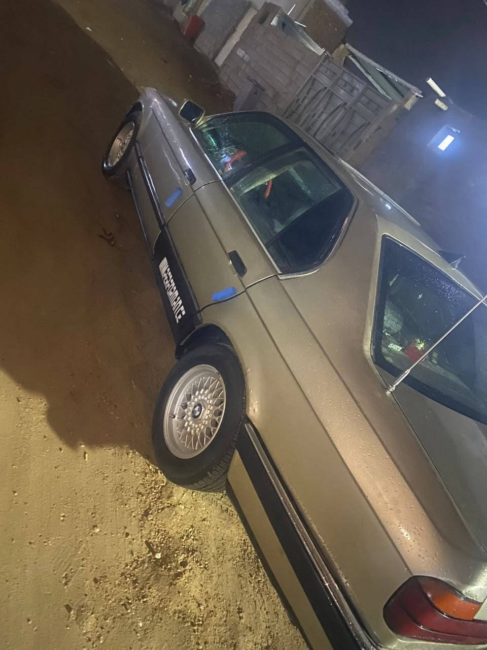 للبيع بيم 730 مكفوله كير محرك صدر جديد مصبوغه عام جماليه 
موديل 91 سنويه ل 28 تحويل مباشر كهربيات زنون جهازه من كلشي 
***********
سعره 38 ورقه
