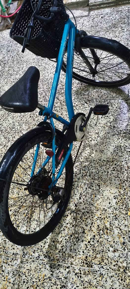 🚲 للبيع دراجة هوائية 🚲 شركه DRIDEالياباني حجم 24
@للبيع دراجة هوائية بحالة جيدة جداً، نظيفة وجاهزة للاستخدام، لون أزرق مع سلة أمامية ورف خلفي وواقيات للطين.
✅ استخدام خفيف
✅ كلشي بيها يشتغل
🚲 للبيع دراجة هوائية 🚲
للبيع دراجة هوائية بحالة جيدة جداً، نظيفة وجاهزة للاستخدام، لون أزرق مع سلة أمامية ورف خلفي وواقيات للطين.
✅ استخدام خفيف
✅ كلشي بيها يشتغل
📍الموقع:موصل حي الزهراء
💰السعر : على الخاص


**إذا كنت صاحب هذا الإعلان وتريد حذفه لأي سبب، رجاءا أرسل رسالة إلى الدعم الفني**