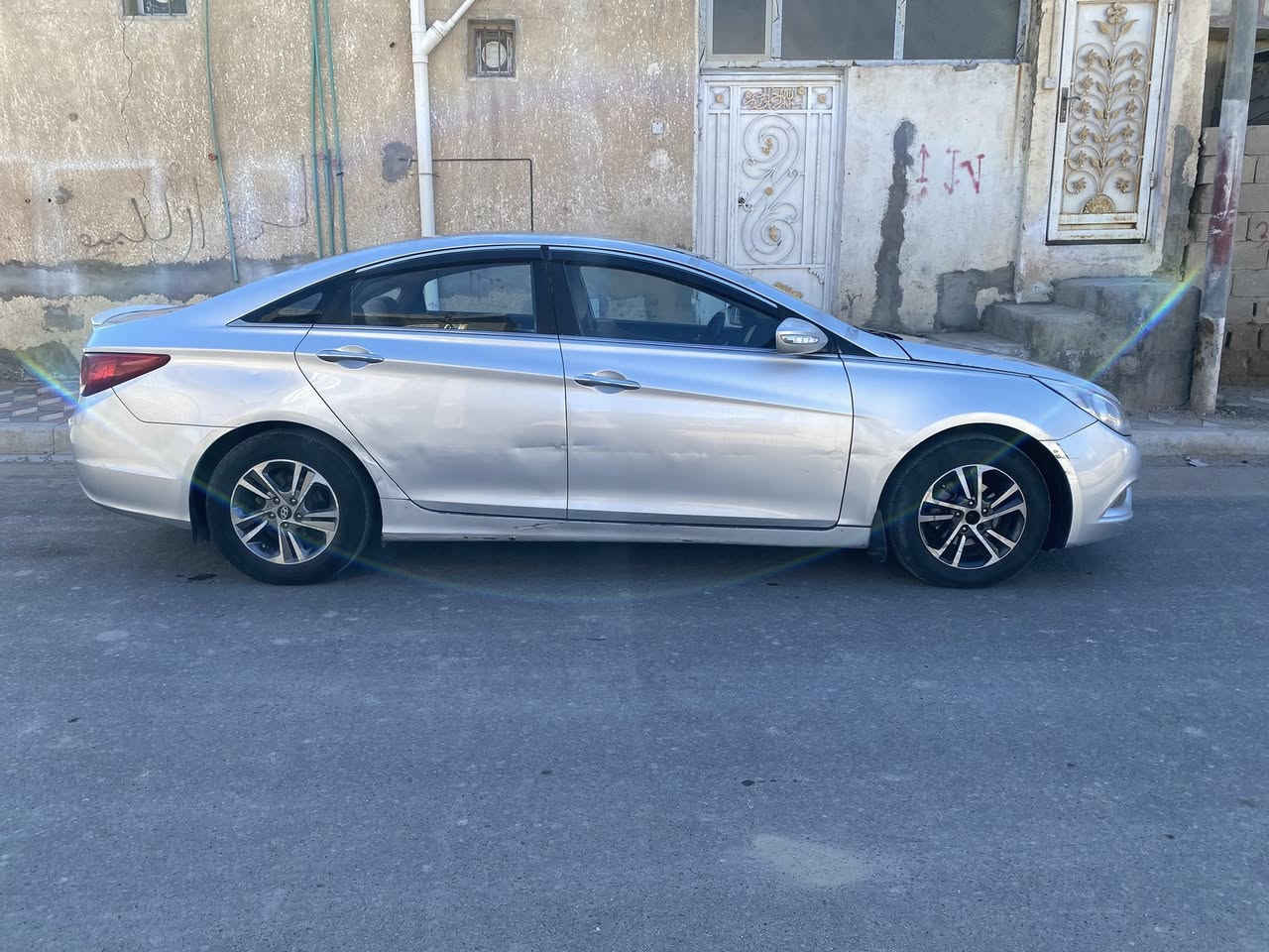 السلام عليكم من رخصة الادمن المحترم
هونداي سوناتا موديل2012 خليجي مكينة نظيفة 2400 دووش رقم انكليزي وهزة جديدة صارلهة شهر باسمي مداور ثاني يوم السيارة مكفولة من الضربة بيه ٣ رشات صبغ اثر طخات بسيطة وبيه جراد موضح بالصور شوف العين السعر 98 ورقة وبيه مجال جدا بسيط حك الجية مكان السيارة محافظة المثنى قضاء الرميثة للاستفسار الاتصال على الرقم ***********
