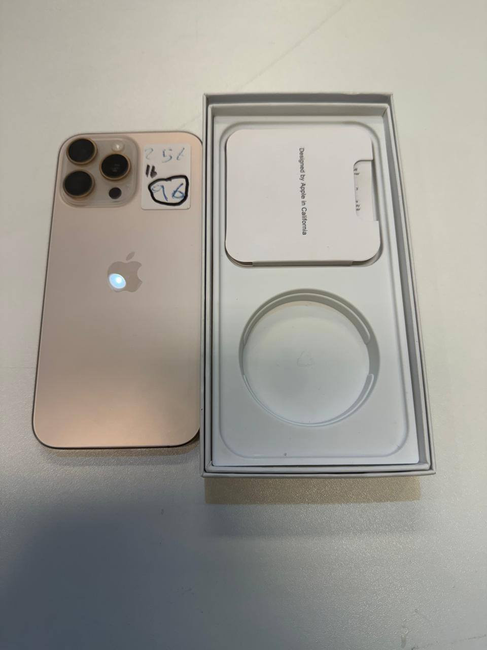 13 برو ماكس ذاكرة 256
اسود بطارية 85
زيتوني 84
14 برو ماكس ابيض 
بطارية 94.  256
15 تيتانيوم وابيض 
بطاريه 88.  256
16 برو ماكس لون ذهبي بطاريه 96
شرط ضمان المصداقيه والنضافه تخبل
للاستفسار 
*********** واتس او بس رمشلي
