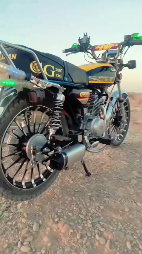 السلام عليكم دراجه سيفان موديل 2025 مكفوله كفاله عام ما ممدود عليه صبانه السعر 750وبيه مجال مكاني دلي عباس ***********
