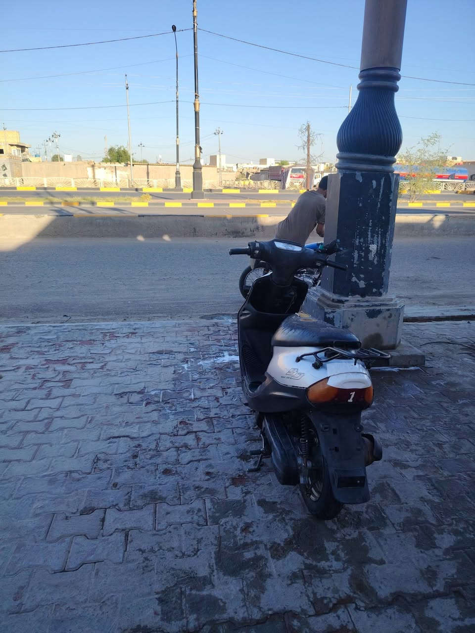 دراجه نضيفه ما مفتوحه سلف شغال كهرباء كله شغاله  سعرر 350 وبيه مجال الدراجه اوراق مكاني ميسان حي الشهداء رقمي***********
