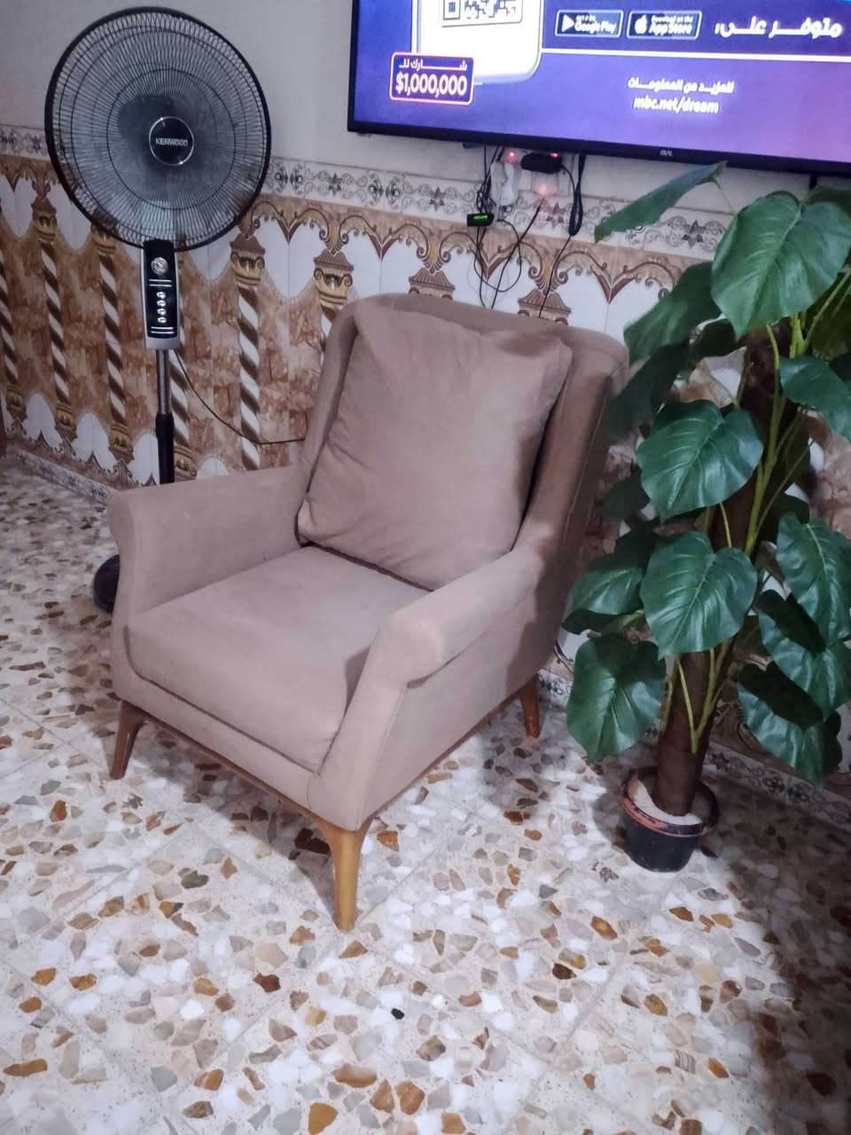 تخم تركي سرير قلاب 8 مقعد نظيف جدا أخذته 500 من بيت صار شهرين بس مارهم لأن حولي والحولي يرادله ديوان فدابيعه 400 وبي مجال لشراي مع اربع كوشات بوهيمي هديه مني لشراي


**إذا كنت صاحب هذا الإعلان وتريد حذفه لأي سبب، رجاءا أرسل رسالة إلى الدعم الفني**