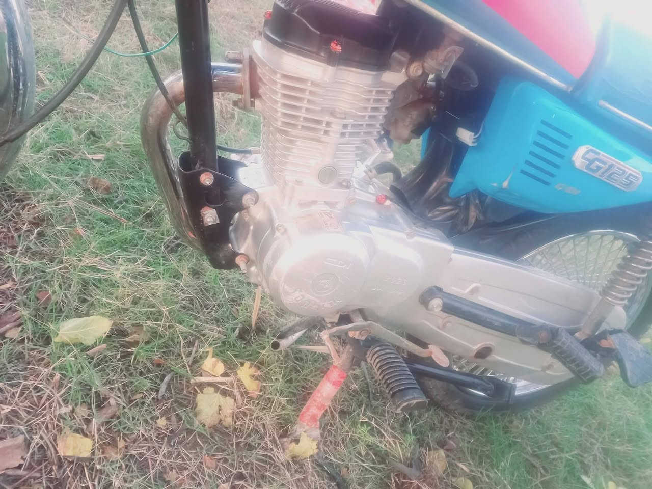 السلام عليكم دراجه للبيع موديل 23 اوراق مكفوله
كلشي بيه شغال ودراجه خير من الله
تفاصل ***********
