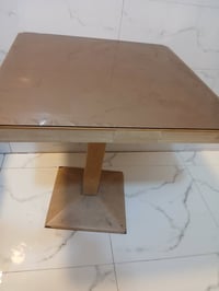 ميز طعام للبيع 70x70  رقم التلفون 07705908669