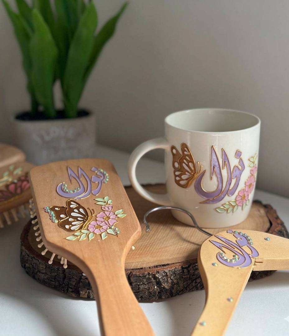 العمل بأدق التفاصيل 🦋🦋🦋صنع ب حب  ..
رسم ع زجاج  ويتوفر حسب الطلب الزبون بأسعار مناسبة ✔️🦋 ...   

الاسعار كلش مناسبة 💝

متوفر توصيل لجميع محافضات العراق 🇮🇶


**إذا كنت صاحب هذا الإعلان وتريد حذفه لأي سبب، رجاءا أرسل رسالة إلى الدعم الفني**