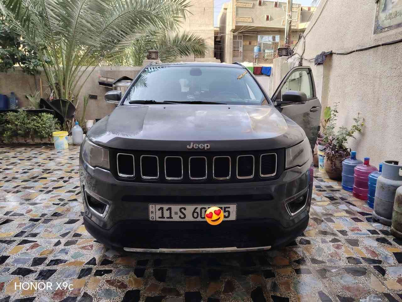 السلام عليكم 
جيب كومباس🚗 امريكي موديل 2020 رقم بغداد بسمي فول مواصفات Limited عدى الفتحه 
🔥بصمه تشغيل 
🔥مقاعد جلد
🔥تحكمات ستيرن
🔥اشاير مري 
🔥تدفئه مقاعد 
🔥شاشه كبيرة 
🔥كامرةخلفيه دواره 
والفول مواصفات معروف سيارة خير من الله وممتعوبه محرك 2400 
ماشيه 94000كيلو متر وقابل للزياده حادثه بامريكا بنيد امبدل نفسه وجاملغ وبلعراق ابو دراجه شخطه موضح بلصور مكاني 🅿️بغداد البياع للاستفسار اكثر *********** 
السعر 💵145بيه مجال
