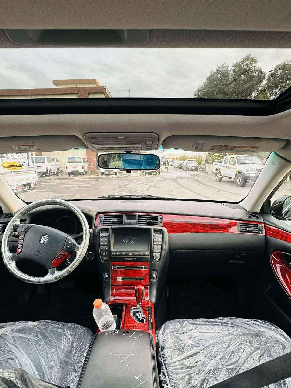 تیۆتا کڕاون شاهینە سپۆرت١٨٢ بڕاوە لە ساغێک جوانترە هەیکەلی  (٢٠٠٥) ٣ دوگمە سڵاید ٥ بەسمە کوشن جڵد و هیتەر و کارەبا ساج سور لایت ناوچەی کوێر تحدید سورعە  سەقفی بەشەرت دەعم و لێدراوی نییە تایەی نوێ ڕۆنی مەکینەی تازە گۆڕاوە برێکی بەستراوە تازە داخڵە جامی پێش و دوای هەیڵگیراوە کامل مەسرەف کراوە ناونیشان:- ڕانییە چوارقوڕنە 
نرخی ٥٩ گەڵاو مامەڵەیکی کەم .
***********
