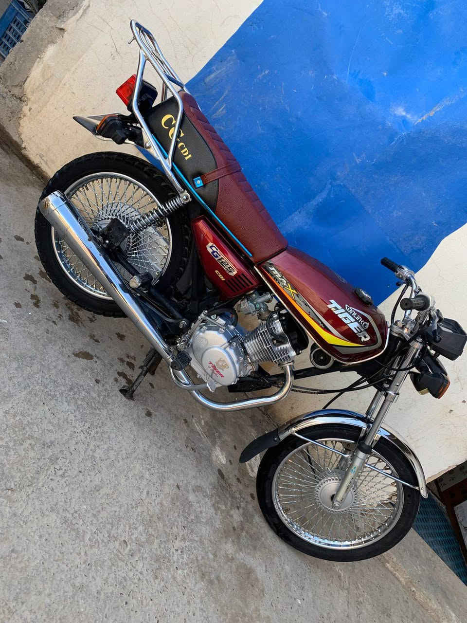 تايكر 20 باب الاول 
محرك مفتوح كهربائيات كلها شغالة
اي نقص مبي النظافة مثل ماموضح 100%
ماطور كله بلادي

 السعر خاص 
مكاني تكريت 
***********
